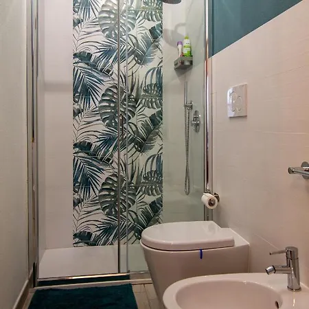 Leaf House Casa Vacanze Apartment *